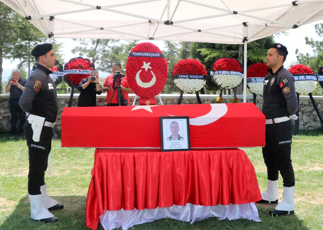 Şehit polis son yolcuğuna uğurlandı. Gözyaşları sel oldu 5